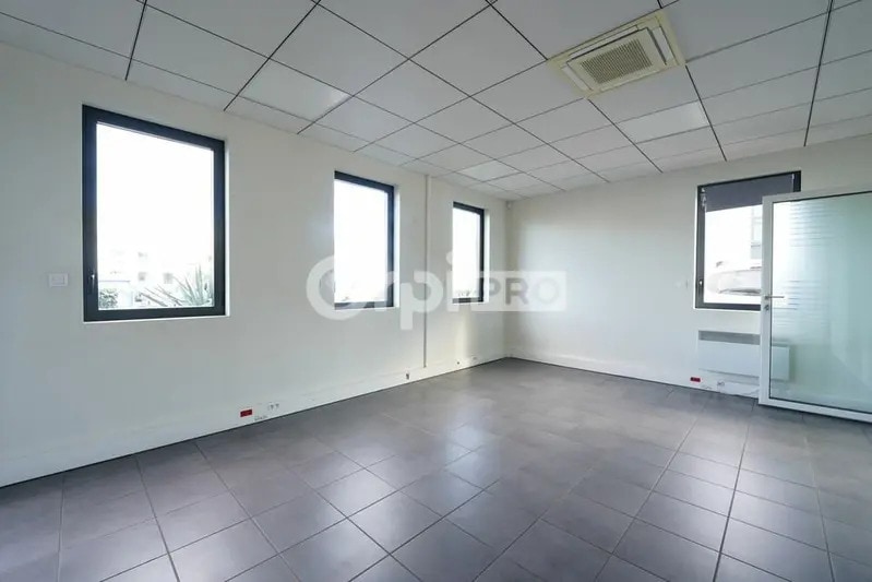 Bureau dans Vénissieux à vendre - Photo intérieure - Image 2 de 12