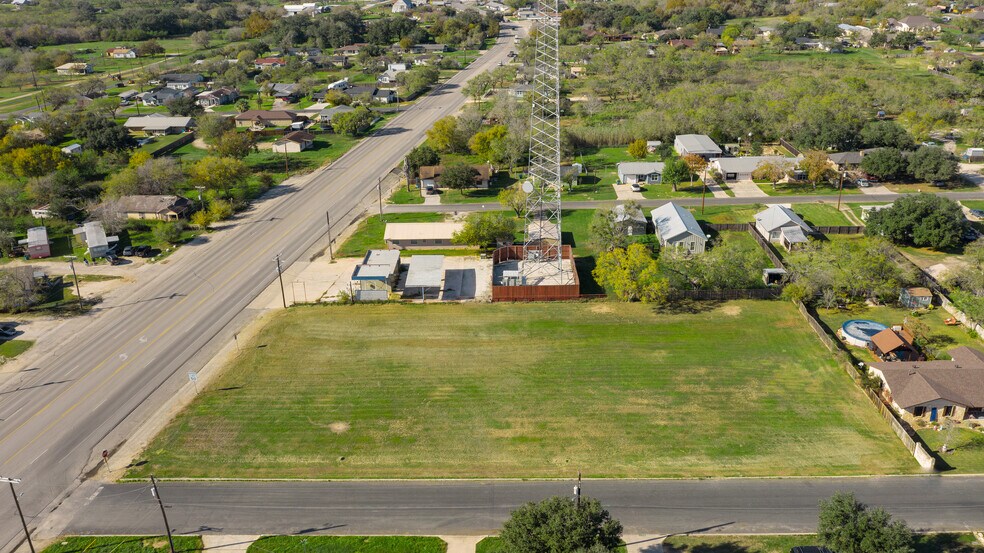 509 S Storts St, Poth, TX à vendre - Photo du bâtiment - Image 1 de 9