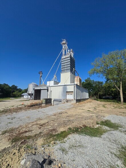 10199 S Wayne Rd, Warren, IN à vendre - Photo du bâtiment - Image 1 de 36
