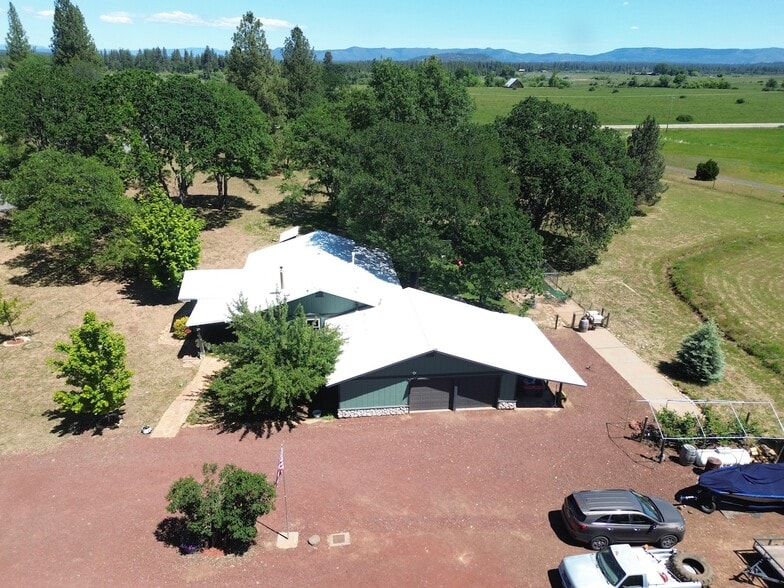 27971 Soldier Mountain Rd, Fall River Mills, CA for sale - Building Photo - Image 2 of 41