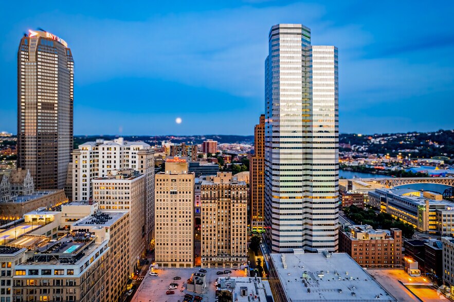 429 Fourth Ave, Pittsburgh, PA à louer - Photo du bâtiment - Image 3 de 11