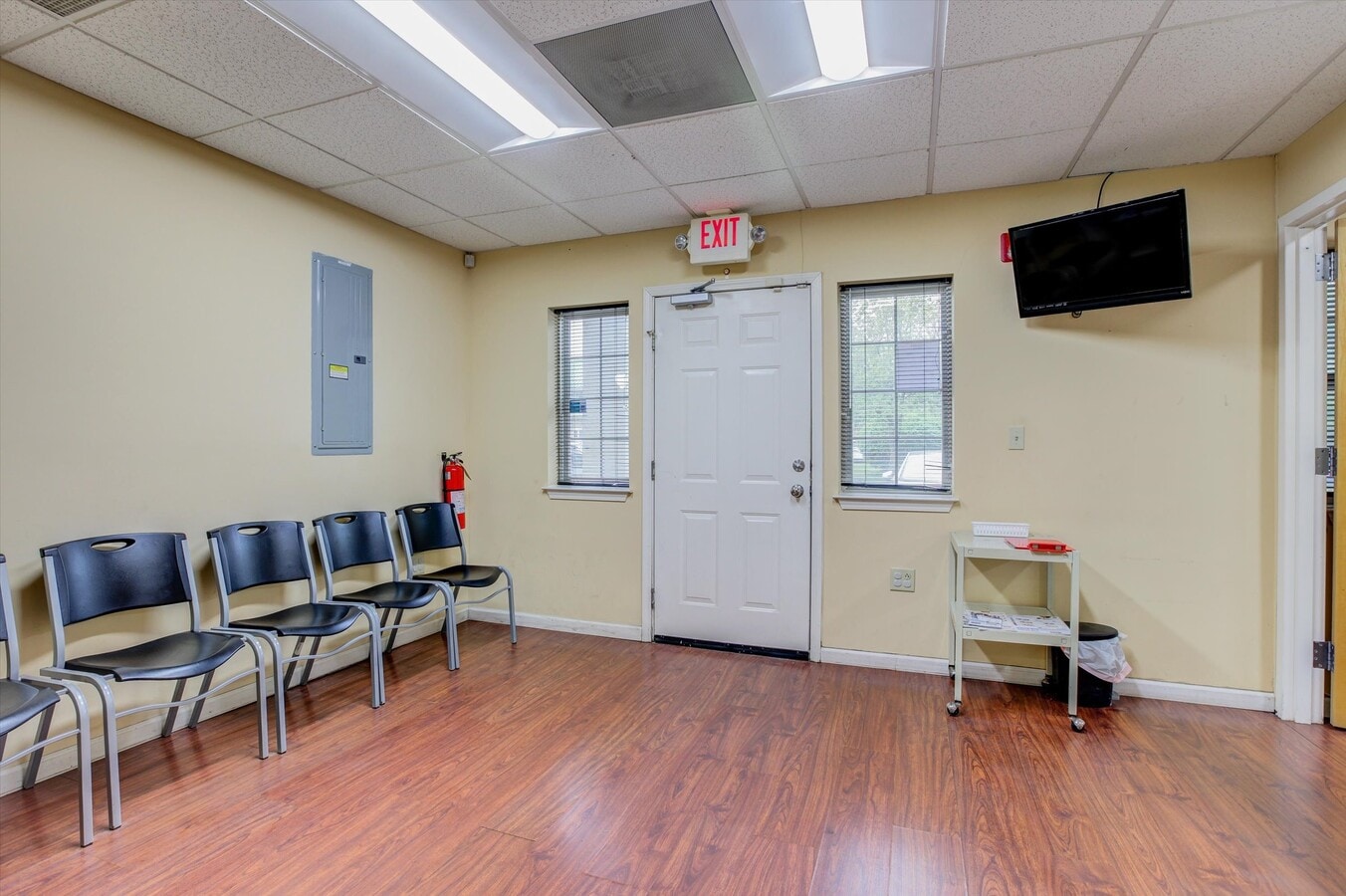 215-236 Bridge St, Metuchen, NJ 08840 - Unité 206 - - Photo intérieure - Image 1 of 17