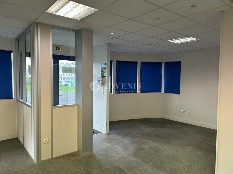 Office in Parçay-Meslay for lease - Interior Photo - Image 3 of 12