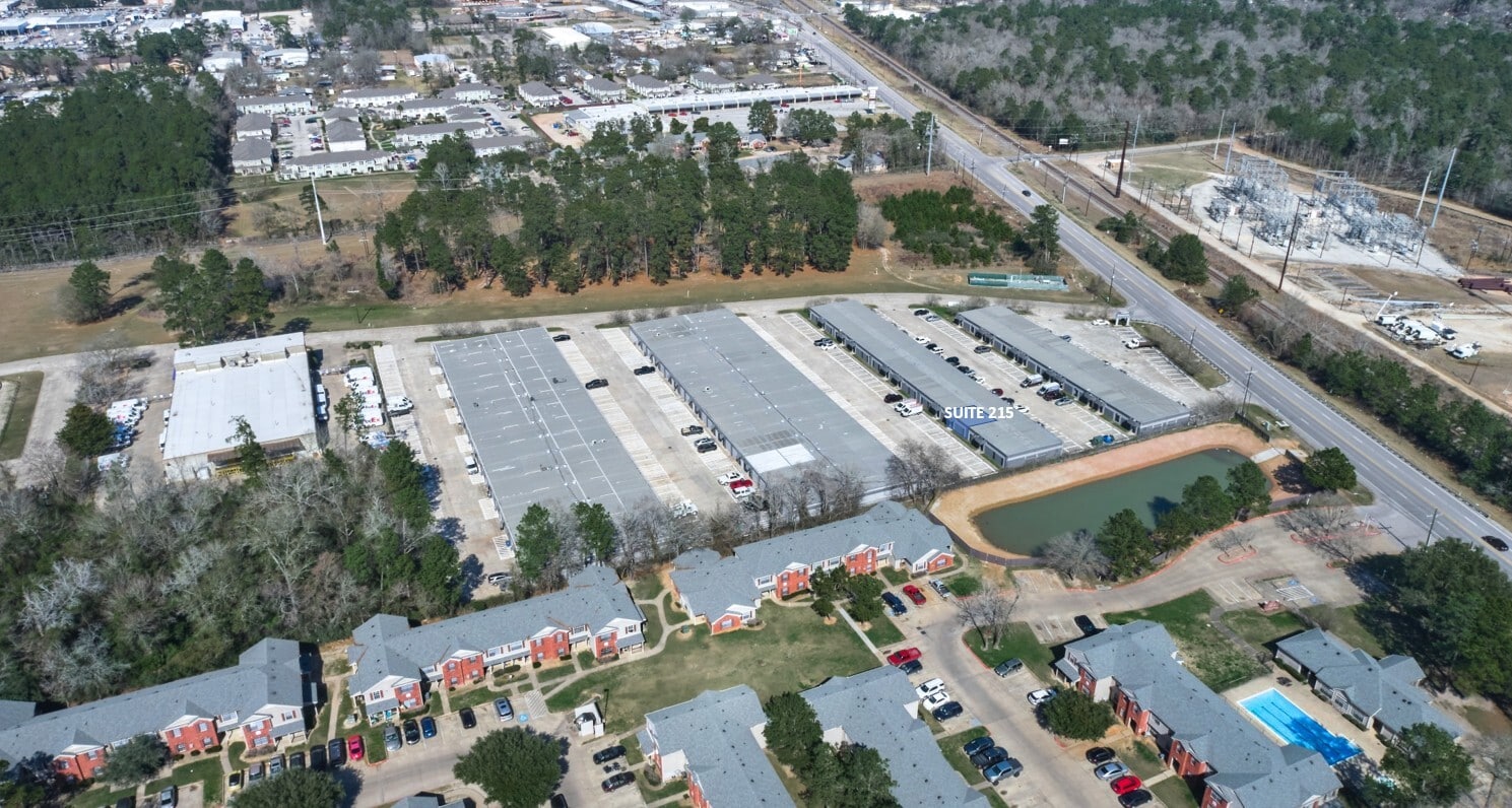 1300 S Frazier St, Conroe, TX à louer Photo intérieure- Image 1 de 28