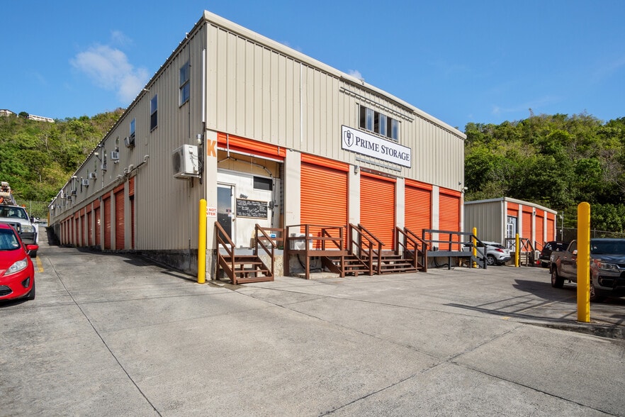 à louer - Photo du bâtiment - Image 2 de 6