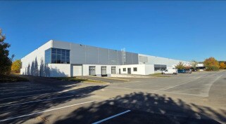 Industrial in Lieusaint for lease Building Photo- Image 1 of 10