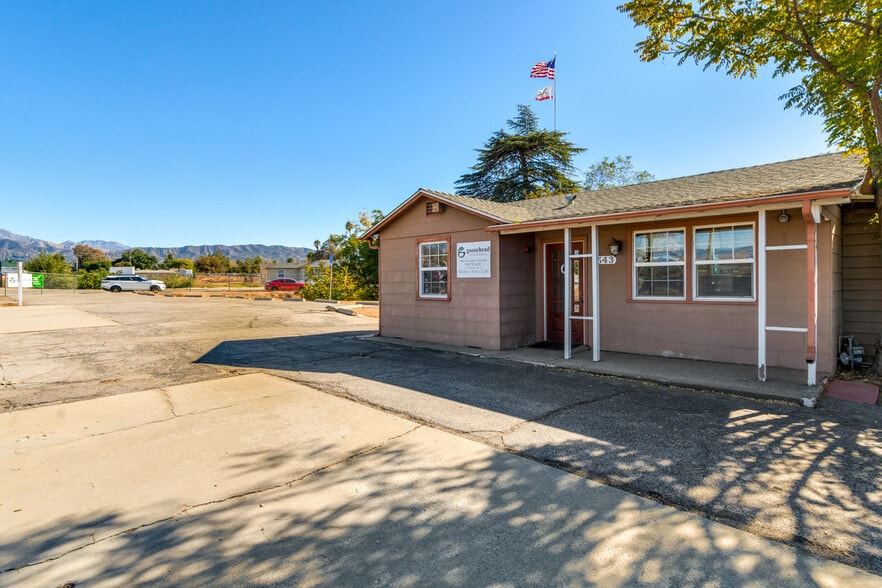 543 W County Line Rd, Calimesa, CA for lease - Building Photo - Image 2 of 12