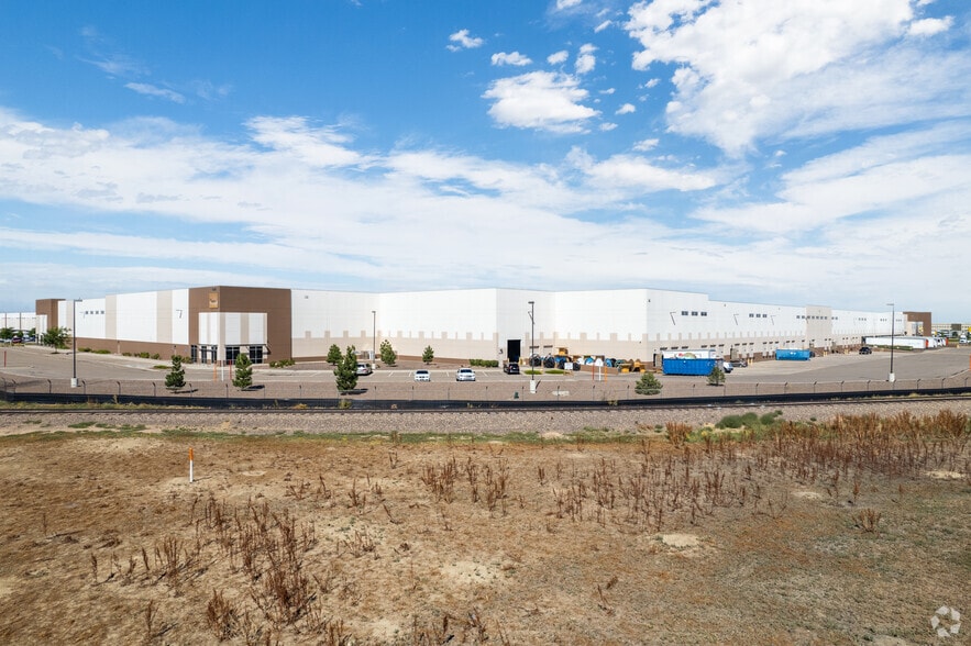 10000-10300 E 40th Ave, Denver, CO for lease - Building Photo - Image 3 of 5
