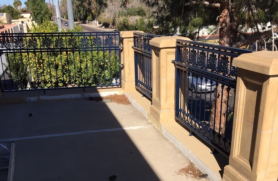 1940 E Camelback Rd, Phoenix, AZ à louer - Photo du bâtiment - Image 2 de 3