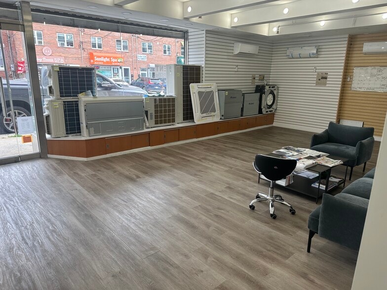 4532 162nd St, Flushing, NY for lease - Interior Photo - Image 3 of 16