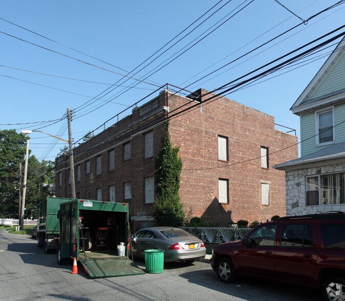 134-29 218th St, Springfield Gardens, NY à louer - Photo du bâtiment - Image 2 de 11