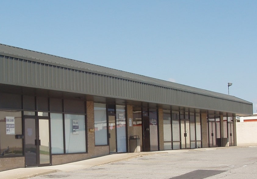 1301 W Parker Rd, Plano, TX à louer - Photo du bâtiment - Image 3 de 4