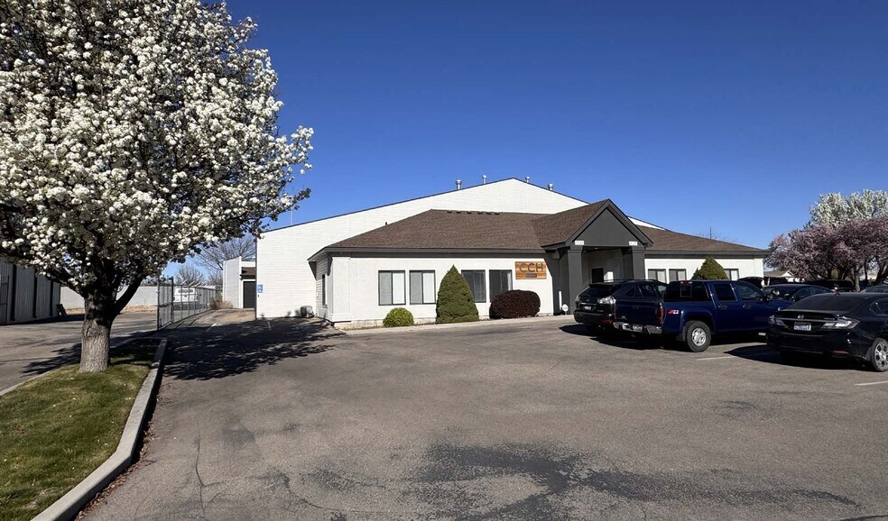 2023-2025 Bingham Dr, Nampa, ID à louer - Photo du bâtiment - Image 1 de 4