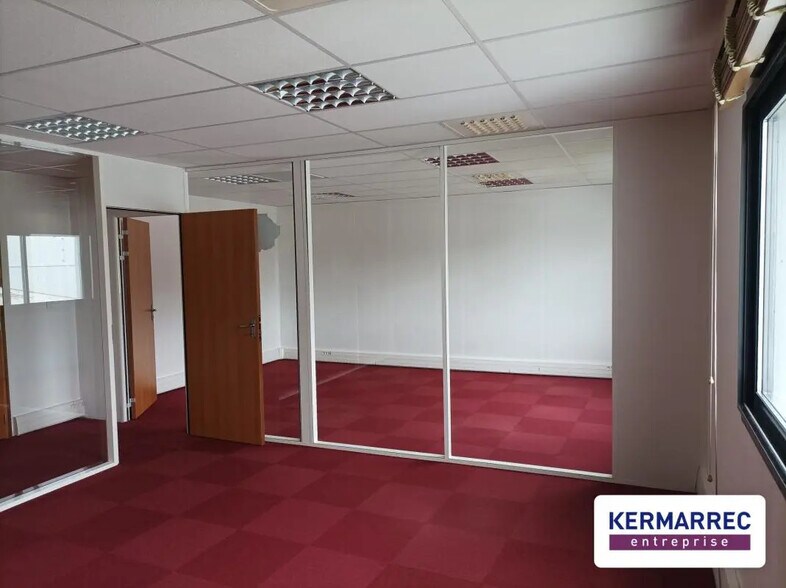 Bureau dans Basse-Goulaine à louer - Photo du bâtiment - Image 2 de 9