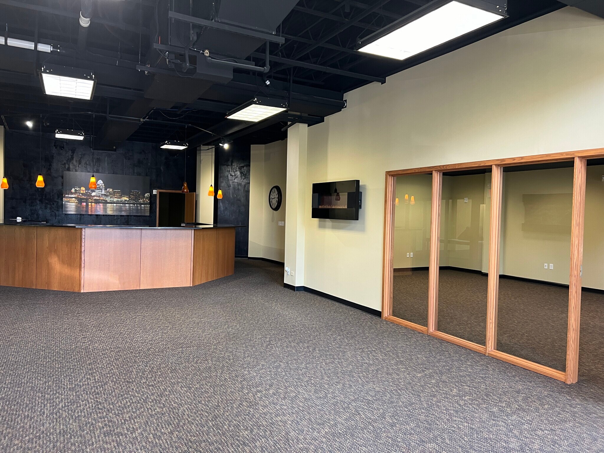 11085 Montgomery Rd, Montgomery, OH for sale Interior Photo- Image 1 of 10