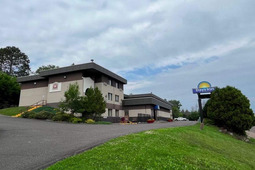 2211 London Rd, Duluth, MN for sale - Building Photo - Image 2 of 19