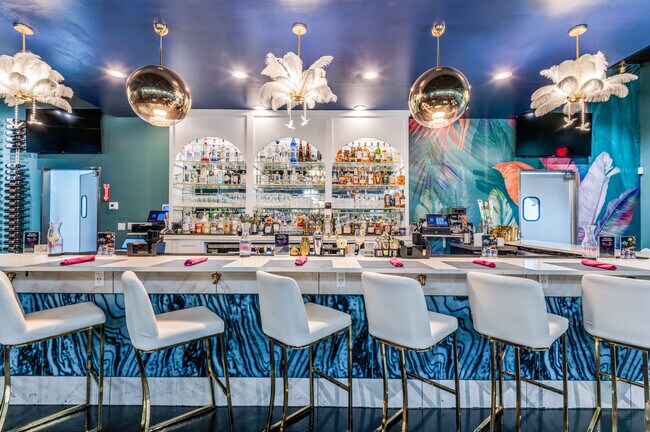 Plus de détails pour 2601 W Jefferson St, Grand Prairie, TX - Commerce de détail à vendre