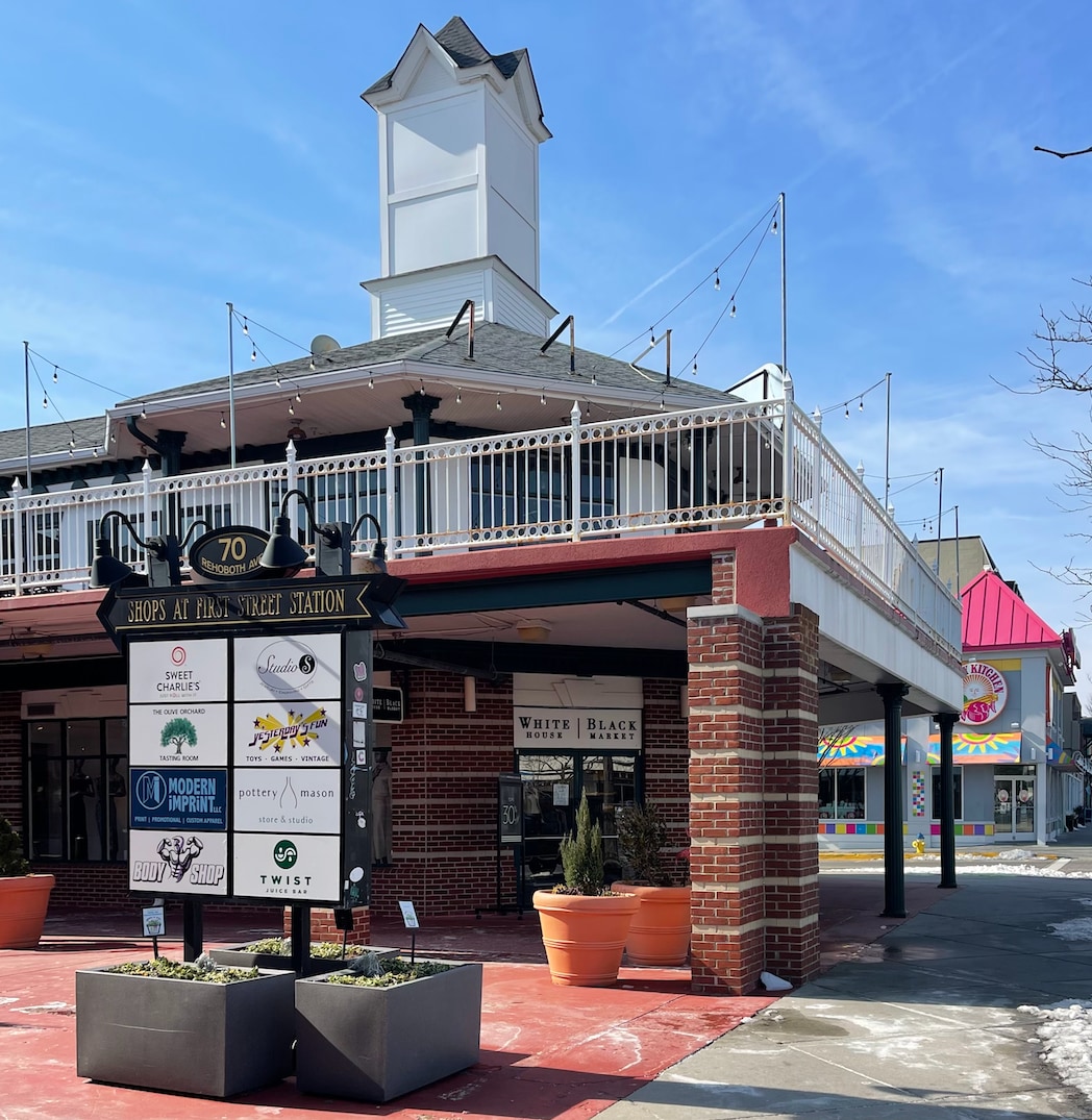 70 Rehoboth Ave, Rehoboth Beach, DE for lease Interior Photo- Image 1 of 1