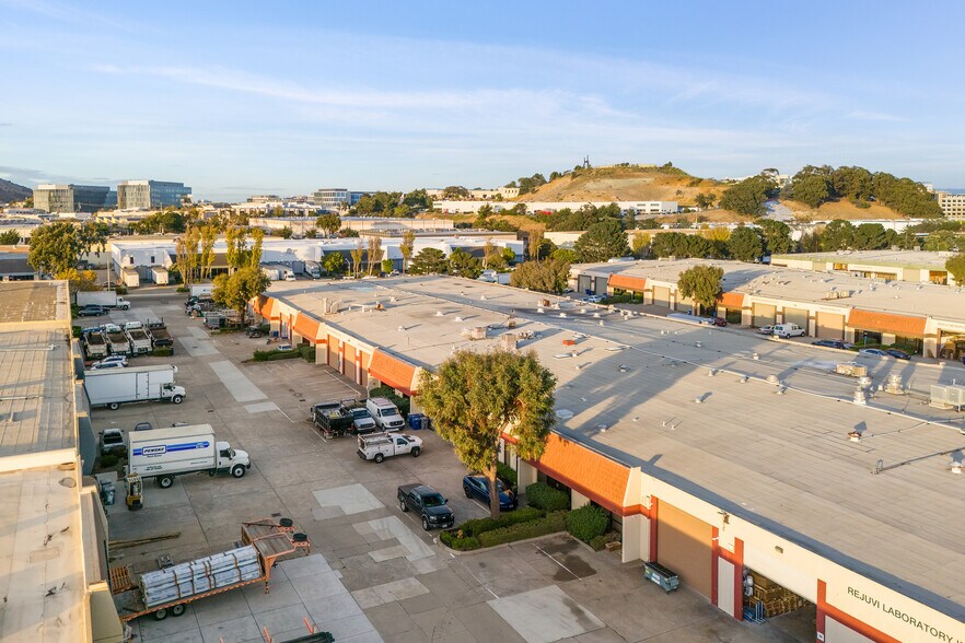 Swift Ave, South San Francisco, CA à vendre - Photo du bâtiment - Image 2 de 9
