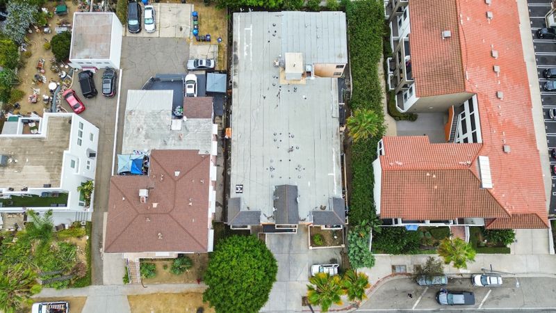 542 N Normandie Ave, Los Angeles, CA à vendre - Photo du bâtiment - Image 3 de 11