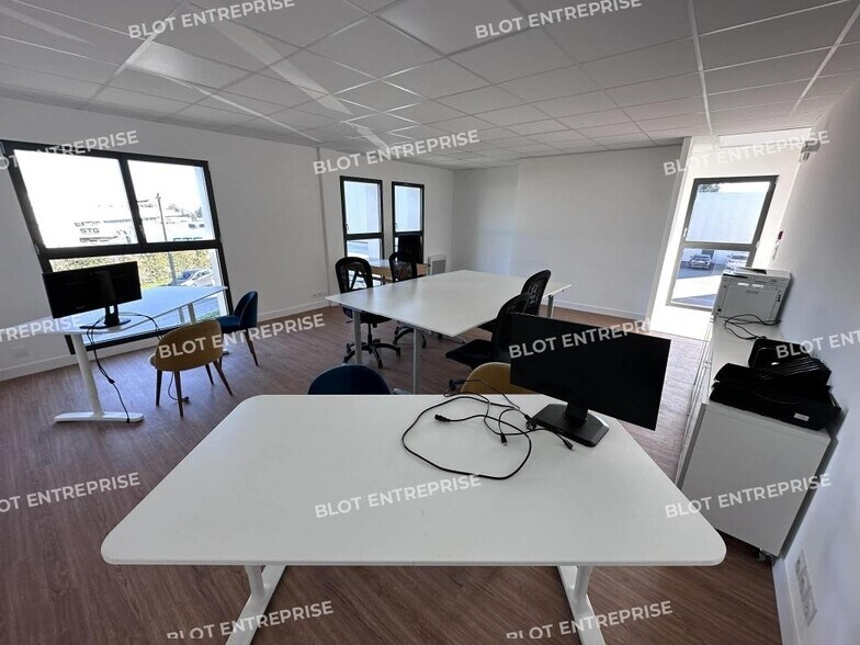 Bureau dans Cesson-Sévigné à louer - Photo intérieure - Image 2 de 5