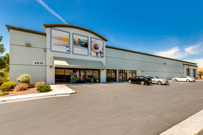 Plus de détails pour 4830 W Oquendo Rd, Las Vegas, NV - Local d'activités à louer