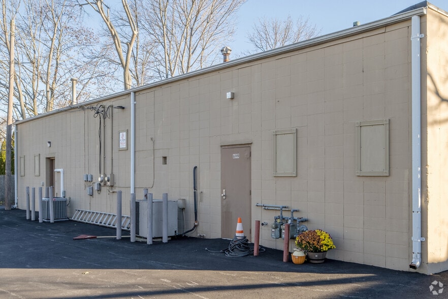 697-699 Willett Ave, Riverside, RI for sale - Building Photo - Image 2 of 5