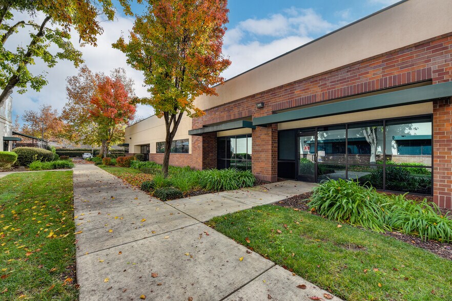 1540 Drew Ave, Davis, CA à louer - Photo du bâtiment - Image 3 de 8