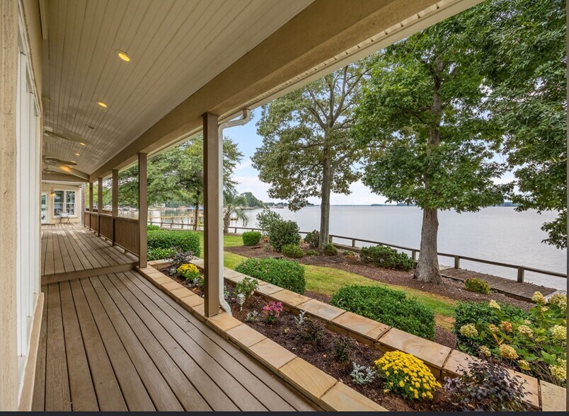 1890 Yacht Club Dr, Denver, NC à vendre - Photo du bâtiment - Image 2 de 3