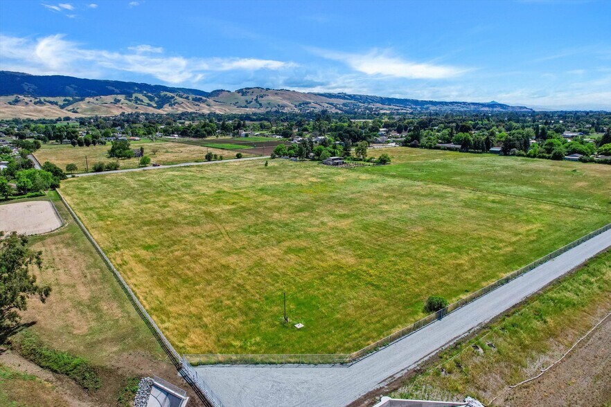 12385 Columbet ave, San Martin, CA à louer - Photo du bâtiment - Image 3 de 10