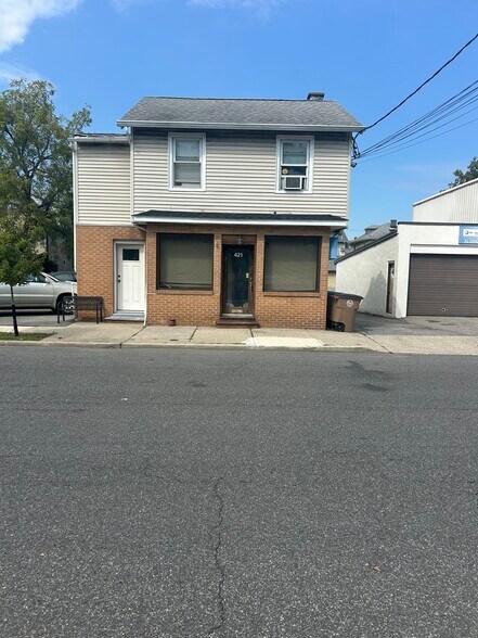 421 Fifth Ave, Pelham, NY à louer - Photo du bâtiment - Image 2 de 3