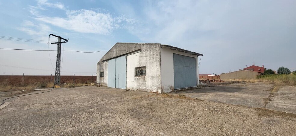 Industrial in Valdestillas for sale - Building Photo - Image 3 of 14