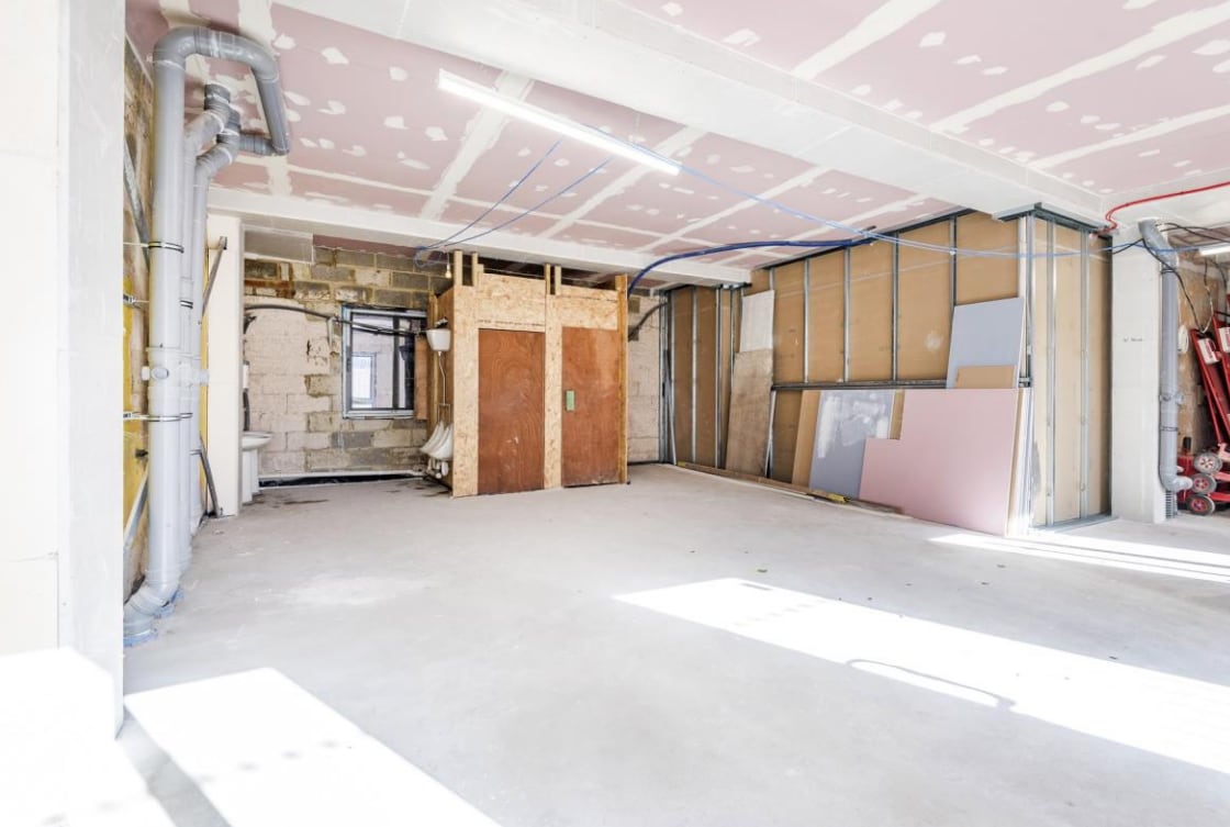 56 Chatfield Rd, London, LND SW11 3UL - Unit 2 - - Interior Photo - Image 2 of 3