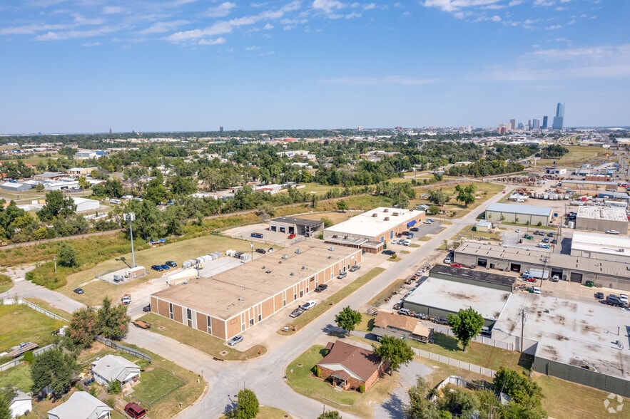 2737-2749 W California Ave, Oklahoma City, OK for lease - Aerial - Image 3 of 13