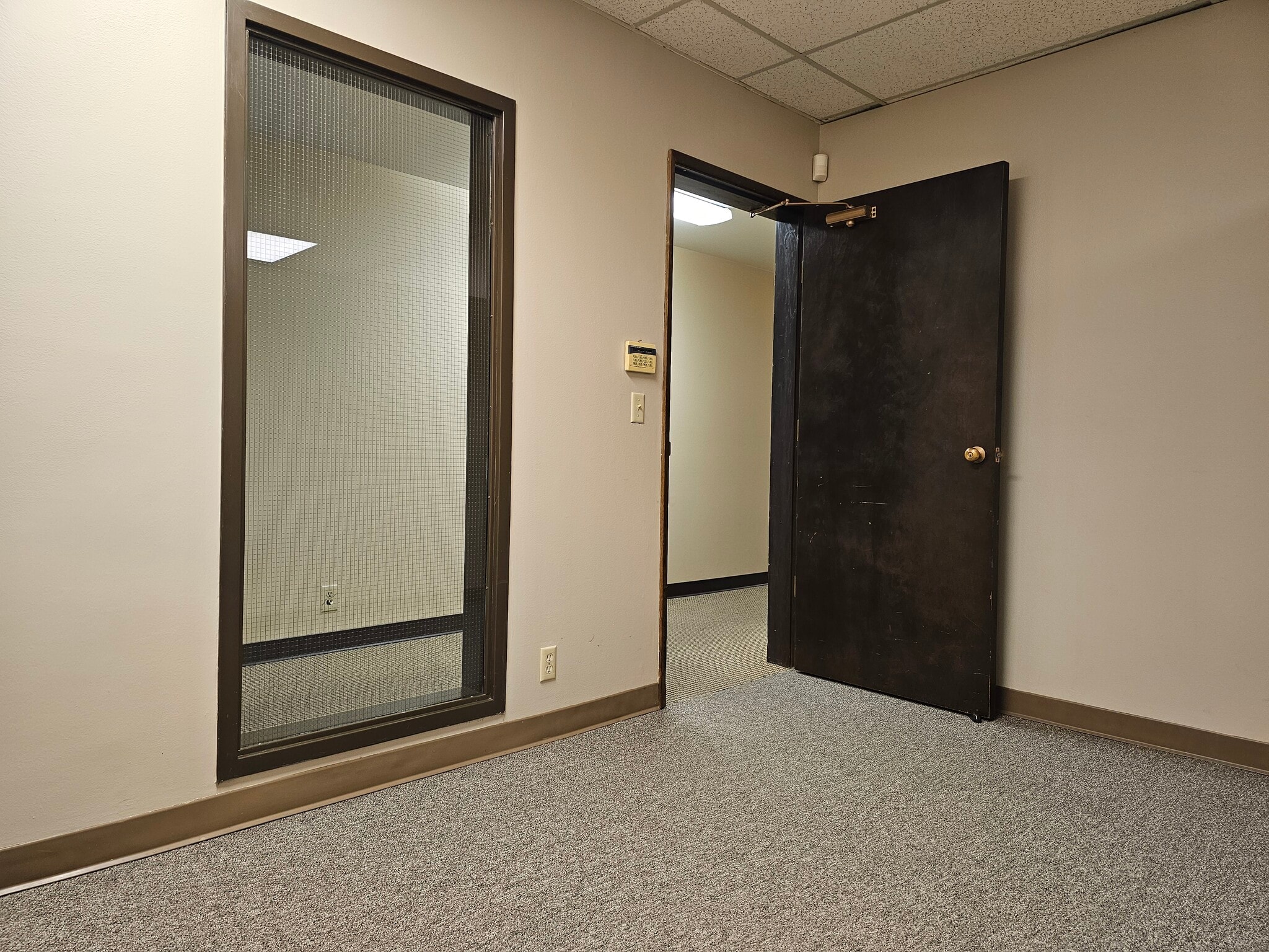 8565 SW Salish Ln, Wilsonville, OR for lease Interior Photo- Image 1 of 10