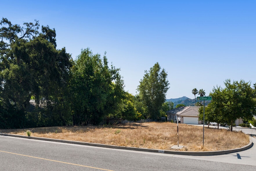 4720 Olive Ct, La Cañada Flintridge, CA for sale - Building Photo - Image 3 of 9