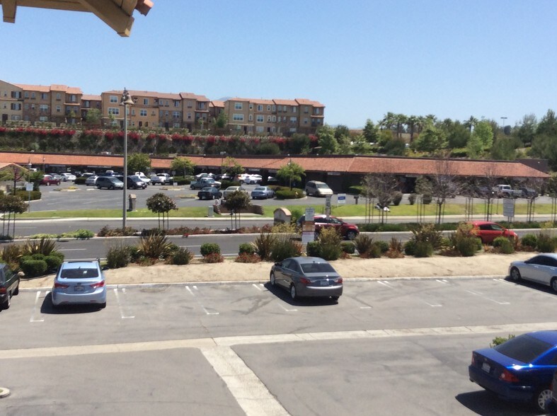 25561-25571 Jeronimo Rd, Mission Viejo, CA à louer - Photo du bâtiment - Image 3 de 13