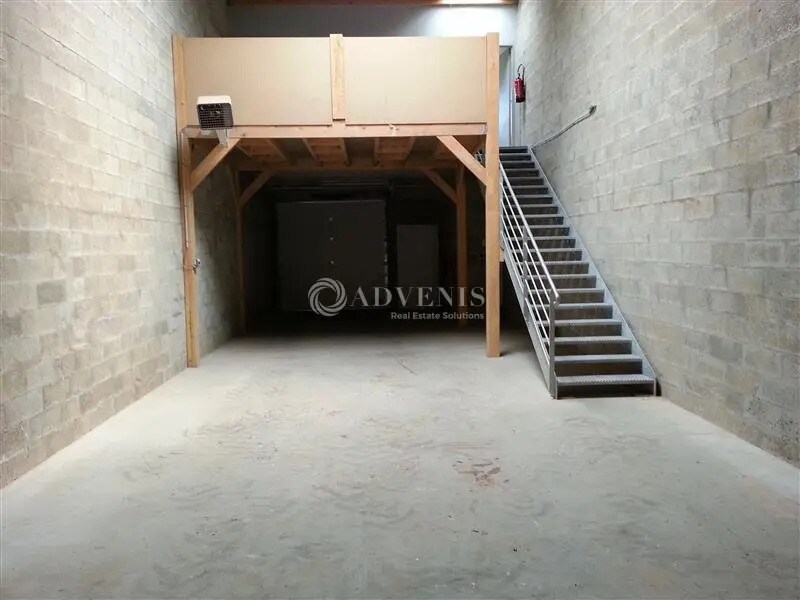 Flex in Ozoir-la-Ferrière for lease Interior Photo- Image 1 of 8