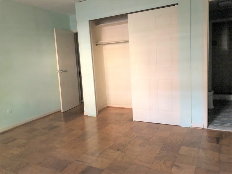 256 Montgomery Ave, Haverford, PA for sale - Interior Photo - Image 3 of 17