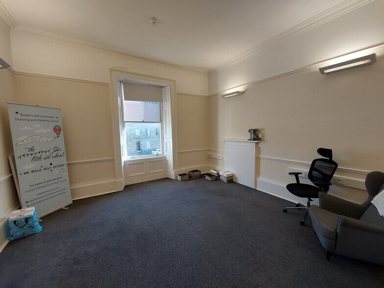 12 Alloway Pl, Ayr à louer - Photo du bâtiment - Image 3 de 7