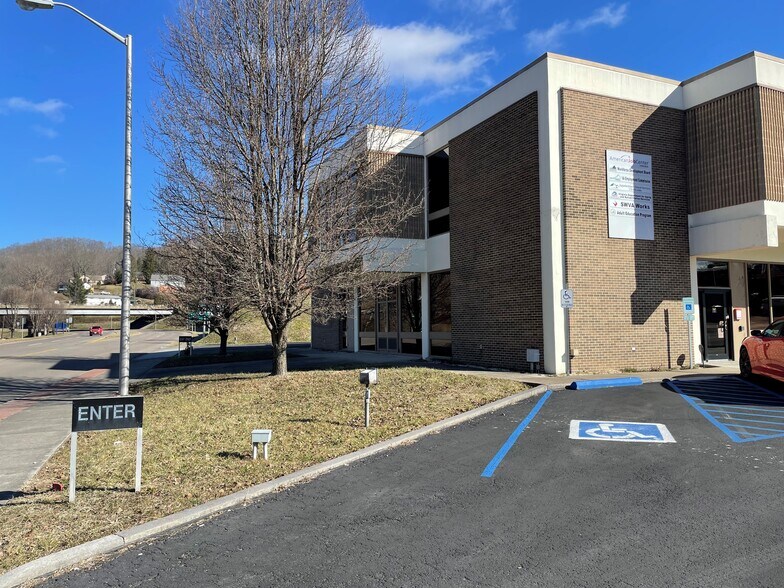 501 Railroad Ave, Richlands, VA for sale - Building Photo - Image 3 of 4