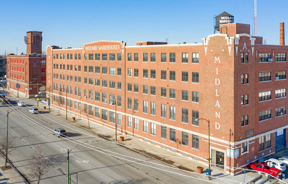 1500 S Western Ave, Chicago, IL à louer - Photo du bâtiment - Image 2 de 3