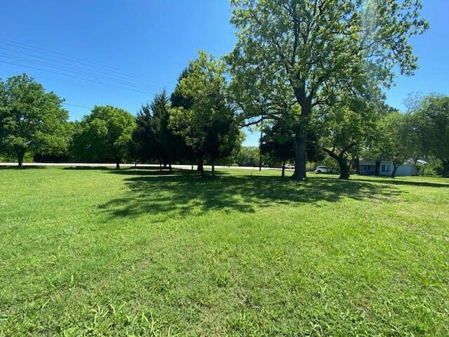 7401 Liberty Grove Rd, Rowlett, TX à vendre - Photo du bâtiment - Image 2 de 5