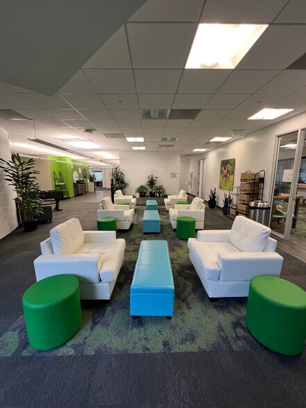 1 Baxter Way, Westlake Village, CA à louer - Photo intérieure - Image 3 de 7