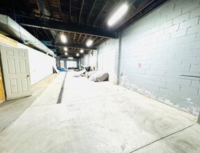 5067 Turney Rd, Cleveland, OH for lease Interior Photo- Image 1 of 4