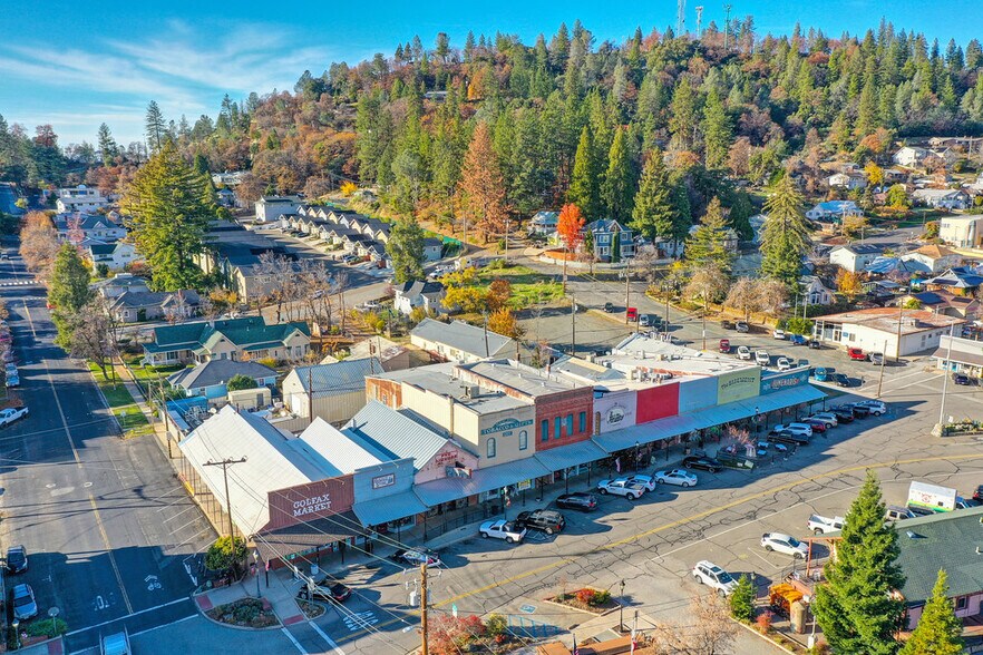 38 N Main St, Colfax, CA à vendre - Photo du bâtiment - Image 1 de 48