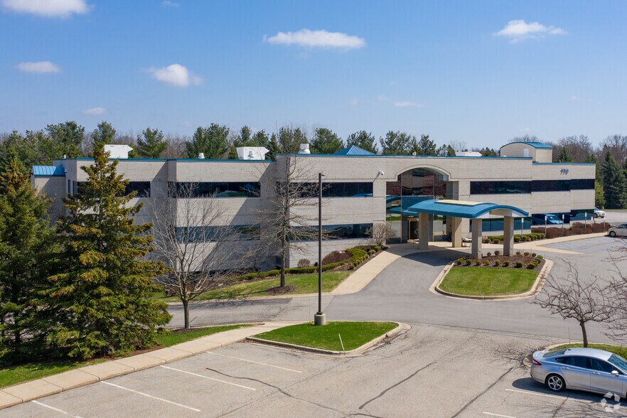 770 Kenmoor Ave SE, Grand Rapids, MI à louer - Photo du bâtiment - Image 1 de 11