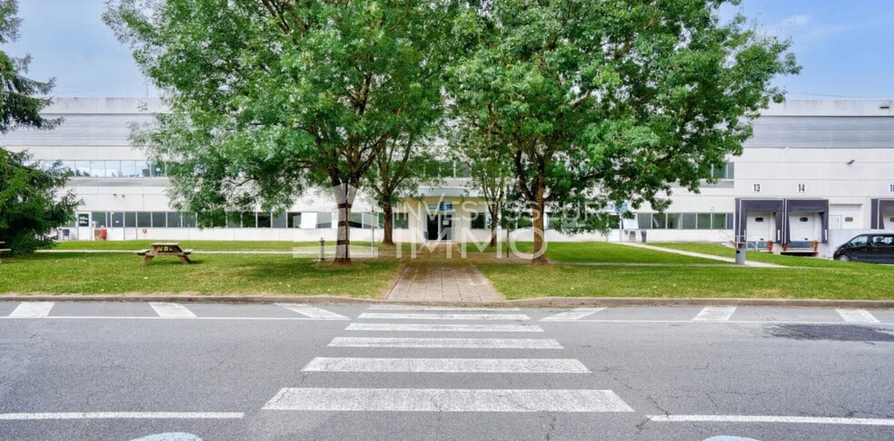 Flex in BUSSY-SAINT-GEORGES for lease - Building Photo - Image 1 of 3