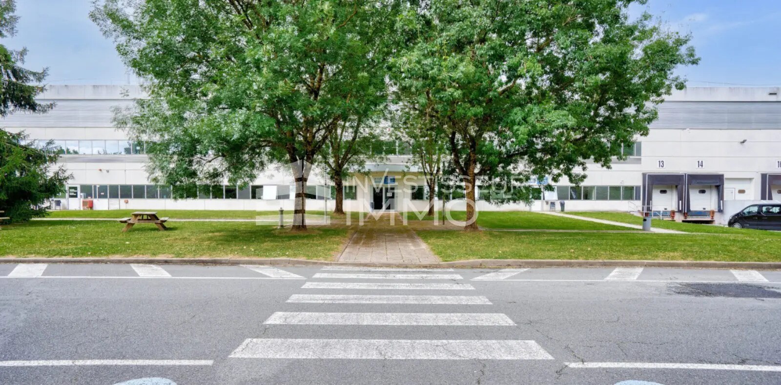Flex dans BUSSY-SAINT-GEORGES à louer Photo du bâtiment- Image 1 de 4