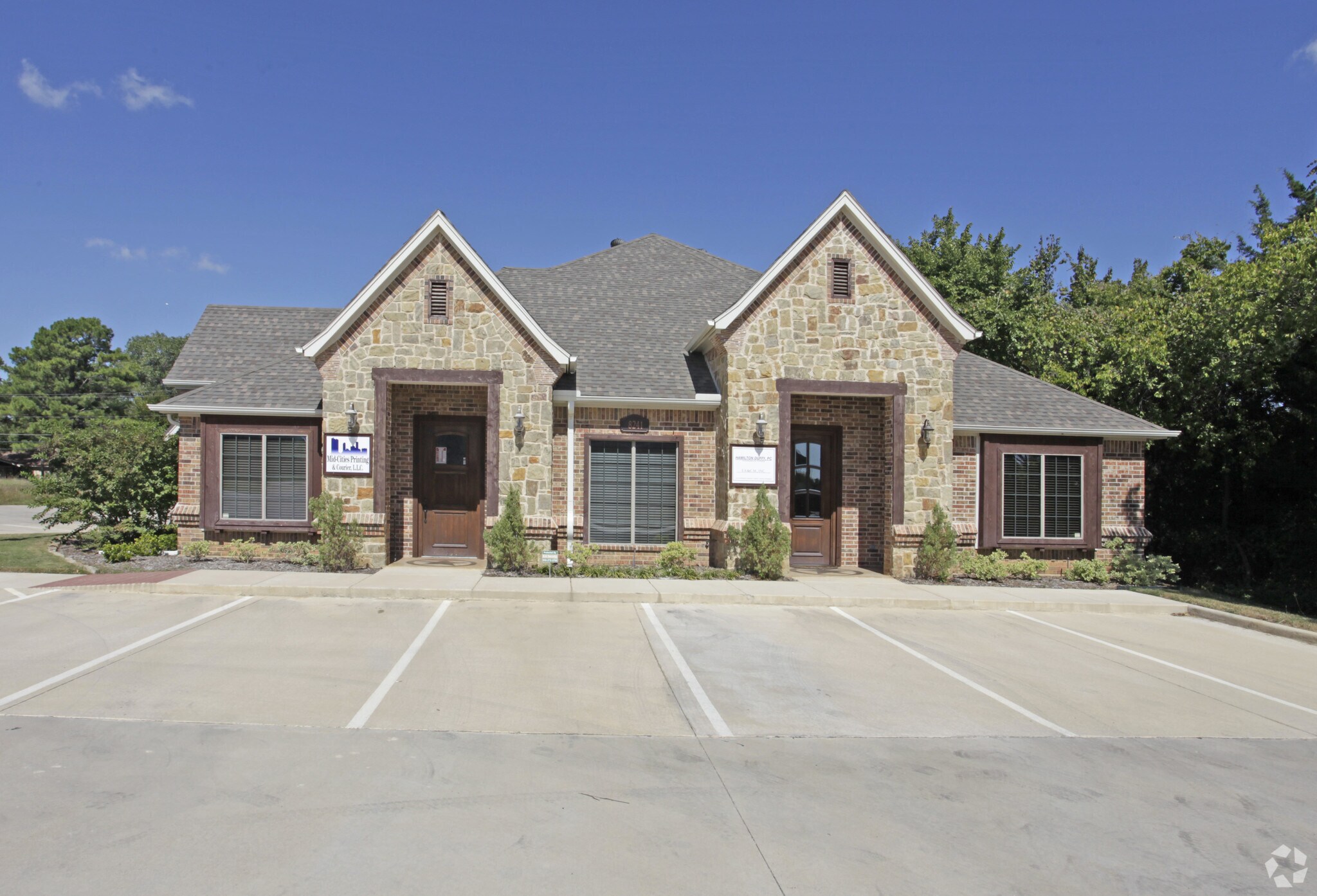 8241 Mid Cities, North Richland Hills, TX à louer Photo principale- Image 1 de 3